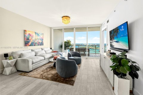 Condominio en venta en Miami, Florida, 3 dormitorios, 158.68 m2 № 1981994 - foto 9