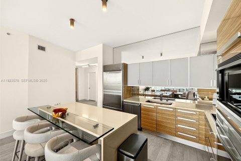 Condominio en venta en Miami, Florida, 3 dormitorios, 158.68 m2 № 1981994 - foto 18