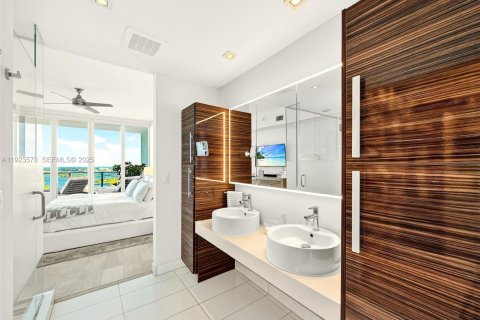Condominio en venta en Miami, Florida, 3 dormitorios, 158.68 m2 № 1981994 - foto 24