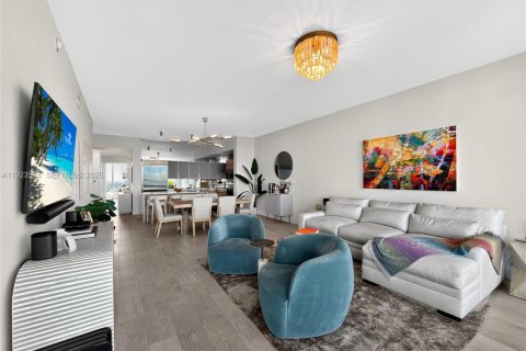 Condominio en venta en Miami, Florida, 3 dormitorios, 158.68 m2 № 1981994 - foto 14