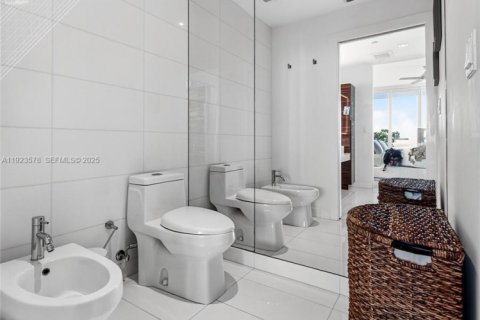 Condominio en venta en Miami, Florida, 3 dormitorios, 158.68 m2 № 1981994 - foto 27