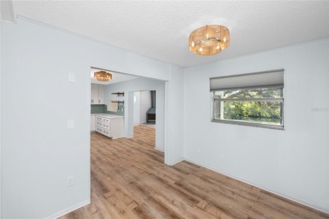 Снять в аренду виллу или дом в Семинол, Флорида 9 комнат, 129.04м2, № 1910656 - фото 12