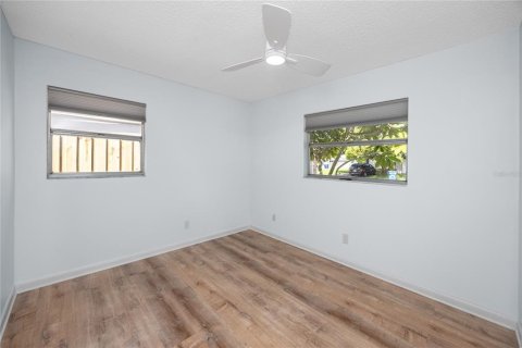 Снять в аренду виллу или дом в Семинол, Флорида 9 комнат, 129.04м2, № 1910656 - фото 27