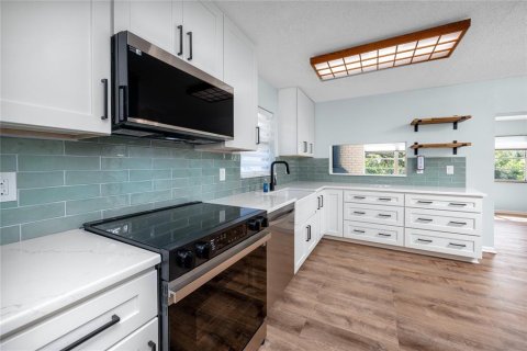 Снять в аренду виллу или дом в Семинол, Флорида 9 комнат, 129.04м2, № 1910656 - фото 3