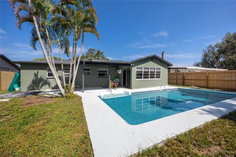 Снять в аренду виллу или дом в Семинол, Флорида 9 комнат, 129.04м2, № 1910656 - фото 4