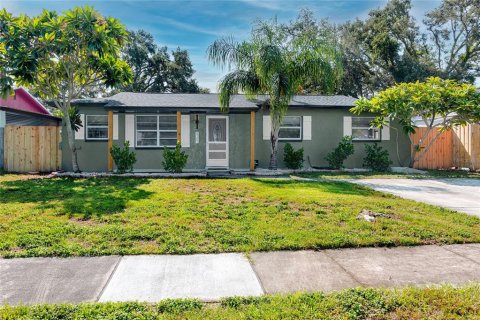 Снять в аренду виллу или дом в Семинол, Флорида 9 комнат, 129.04м2, № 1910656 - фото 1