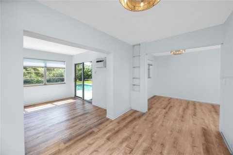 Снять в аренду виллу или дом в Семинол, Флорида 9 комнат, 129.04м2, № 1910656 - фото 13