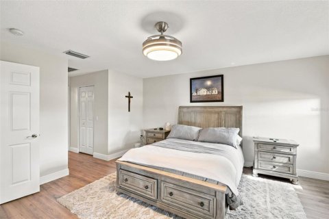 House in Trinity, Florida 2 bedrooms, 176.79 sq.m. № 2312919 - photo 23
