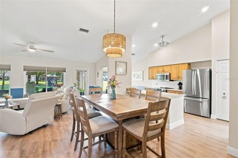 House in Trinity, Florida 2 bedrooms, 176.79 sq.m. № 2312919 - photo 10