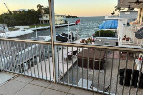 House in Key Largo, Florida 4 bedrooms, 185.62 sq.m. № 2001017 - photo 5