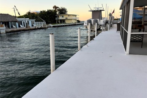 House in Key Largo, Florida 4 bedrooms, 185.62 sq.m. № 2001017 - photo 2