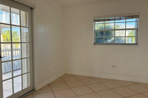 House in Key Largo, Florida 4 bedrooms, 185.62 sq.m. № 2001017 - photo 29