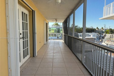 House in Key Largo, Florida 4 bedrooms, 185.62 sq.m. № 2001017 - photo 19