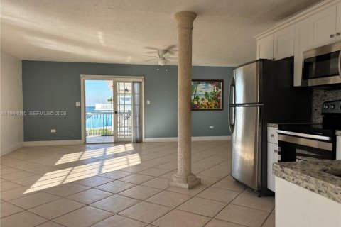 House in Key Largo, Florida 4 bedrooms, 185.62 sq.m. № 2001017 - photo 20