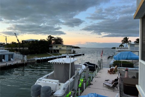 House in Key Largo, Florida 4 bedrooms, 185.62 sq.m. № 2001017 - photo 3