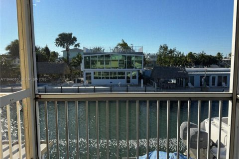 House in Key Largo, Florida 4 bedrooms, 185.62 sq.m. № 2001017 - photo 26