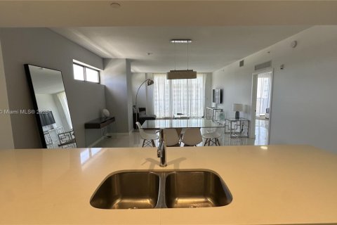 Condominio en venta en Bay Harbor Islands, Florida, 2 dormitorios, 123 m2 № 1954410 - foto 7