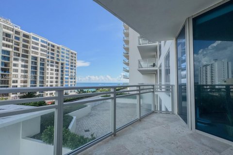 Condo in Hollywood, Florida, 3 bedrooms  № 1375771 - photo 13