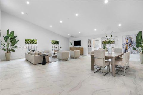 Villa ou maison à vendre à Boca Raton, Floride: 4 chambres, 257.43 m2 № 1950146 - photo 4