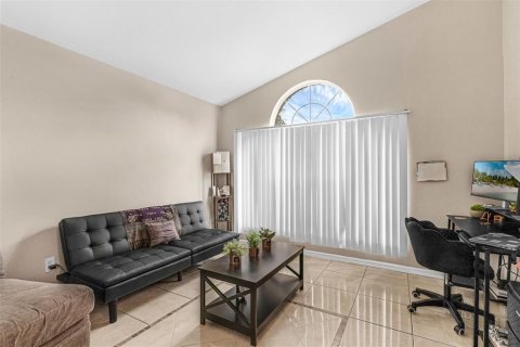 Villa ou maison à vendre à Sanford, Floride: 4 chambres, 175.68 m2 № 1909577 - photo 3