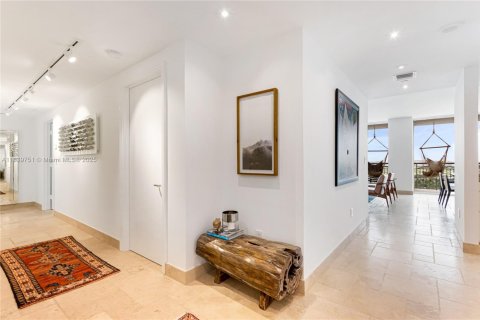 Copropriété à louer à Miami, Floride: 3 chambres, 196.4 m2 № 1830861 - photo 1