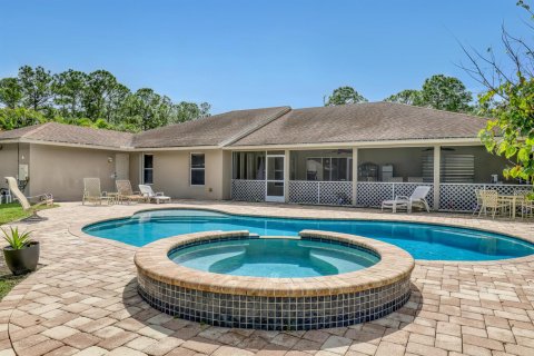 House in Jupiter, Florida 4 bedrooms, 263.47 sq.m. № 2424760 - photo 2