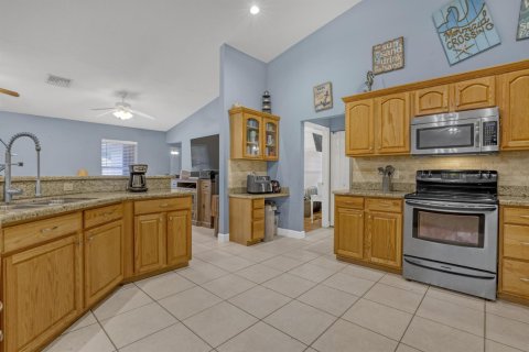 House in Jupiter, Florida 4 bedrooms, 263.47 sq.m. № 2424760 - photo 3