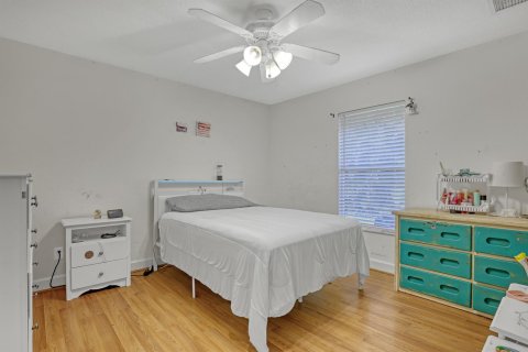 House in Jupiter, Florida 4 bedrooms, 263.47 sq.m. № 2424760 - photo 23