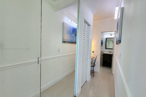 Condominio en alquiler en Hollywood, Florida, 2 dormitorios, 72.46 m2 № 1957509 - foto 20