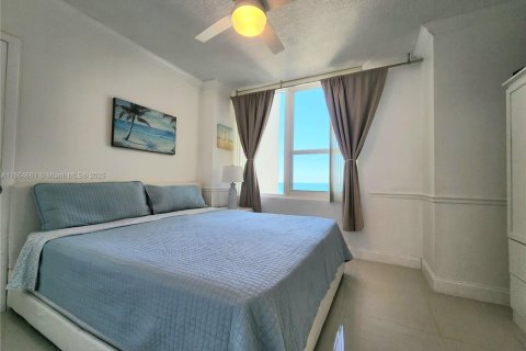 Condominio en alquiler en Hollywood, Florida, 2 dormitorios, 72.46 m2 № 1957509 - foto 23