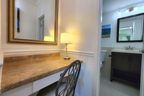 Condominio en alquiler en Hollywood, Florida, 2 dormitorios, 72.46 m2 № 1957509 - foto 21
