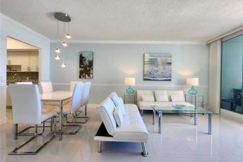 Condominio en alquiler en Hollywood, Florida, 2 dormitorios, 72.46 m2 № 1957509 - foto 25