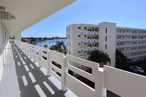 Снять в аренду кондоминиум в Авентура, Флорида 1 спальня, 71.35м2, № 1977667 - фото 5