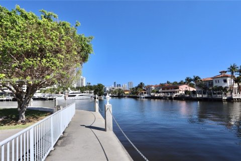 Снять в аренду кондоминиум в Авентура, Флорида 1 спальня, 71.35м2, № 1977667 - фото 24