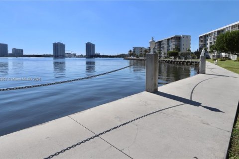 Снять в аренду кондоминиум в Авентура, Флорида 1 спальня, 71.35м2, № 1977667 - фото 26