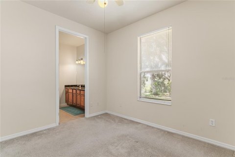 House in Tavares, Florida 4 bedrooms, 225.29 sq.m. № 1775447 - photo 30