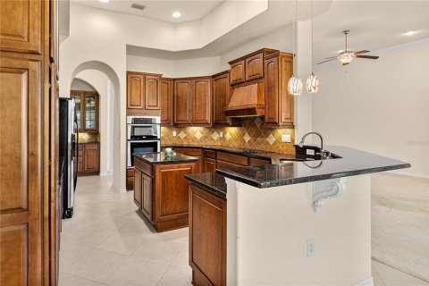 House in Tavares, Florida 4 bedrooms, 225.29 sq.m. № 1775447 - photo 15