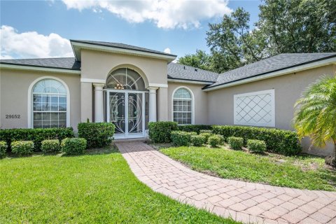 House in Tavares, Florida 4 bedrooms, 225.29 sq.m. № 1775447 - photo 2