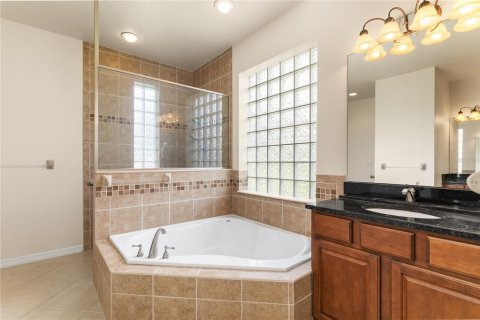 House in Tavares, Florida 4 bedrooms, 225.29 sq.m. № 1775447 - photo 25