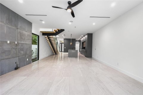 Touwnhouse à vendre à Fort Lauderdale, Floride: 3 chambres, 209.49 m2 № 1946973 - photo 10