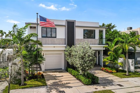 Touwnhouse à vendre à Fort Lauderdale, Floride: 3 chambres, 209.49 m2 № 1946973 - photo 2