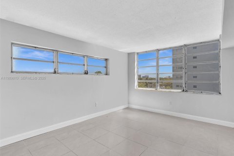 Apartamento en alquiler en Miami, Florida, 2 dormitorios, 98.66 m2 № 2057662 - foto 21
