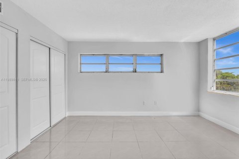 Apartamento en alquiler en Miami, Florida, 2 dormitorios, 98.66 m2 № 2057662 - foto 19