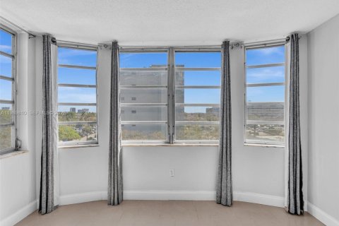 Apartamento en alquiler en Miami, Florida, 2 dormitorios, 98.66 m2 № 2057662 - foto 26