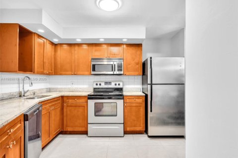 Apartamento en alquiler en Miami, Florida, 2 dormitorios, 98.66 m2 № 2057662 - foto 6