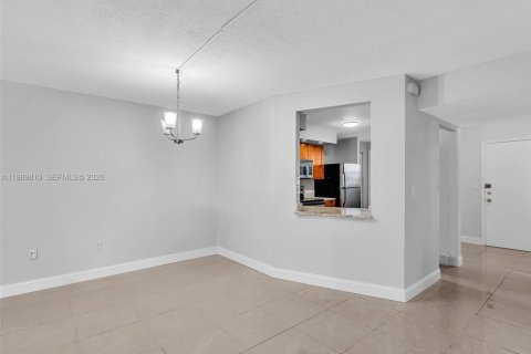 Apartamento en alquiler en Miami, Florida, 2 dormitorios, 98.66 m2 № 2057662 - foto 12
