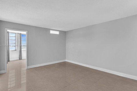 Apartamento en alquiler en Miami, Florida, 2 dormitorios, 98.66 m2 № 2057662 - foto 14