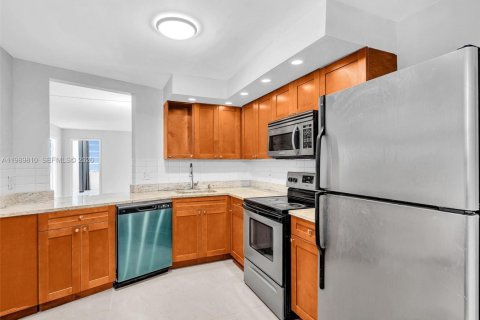 Apartamento en alquiler en Miami, Florida, 2 dormitorios, 98.66 m2 № 2057662 - foto 10