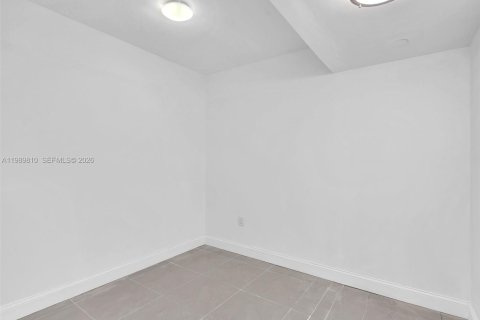 Apartamento en alquiler en Miami, Florida, 2 dormitorios, 98.66 m2 № 2057662 - foto 29