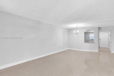 Apartamento en alquiler en Miami, Florida, 2 dormitorios, 98.66 m2 № 2057662 - foto 18